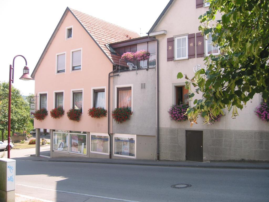 Gasthof Zum Lamm Gomadingen エクステリア 写真
