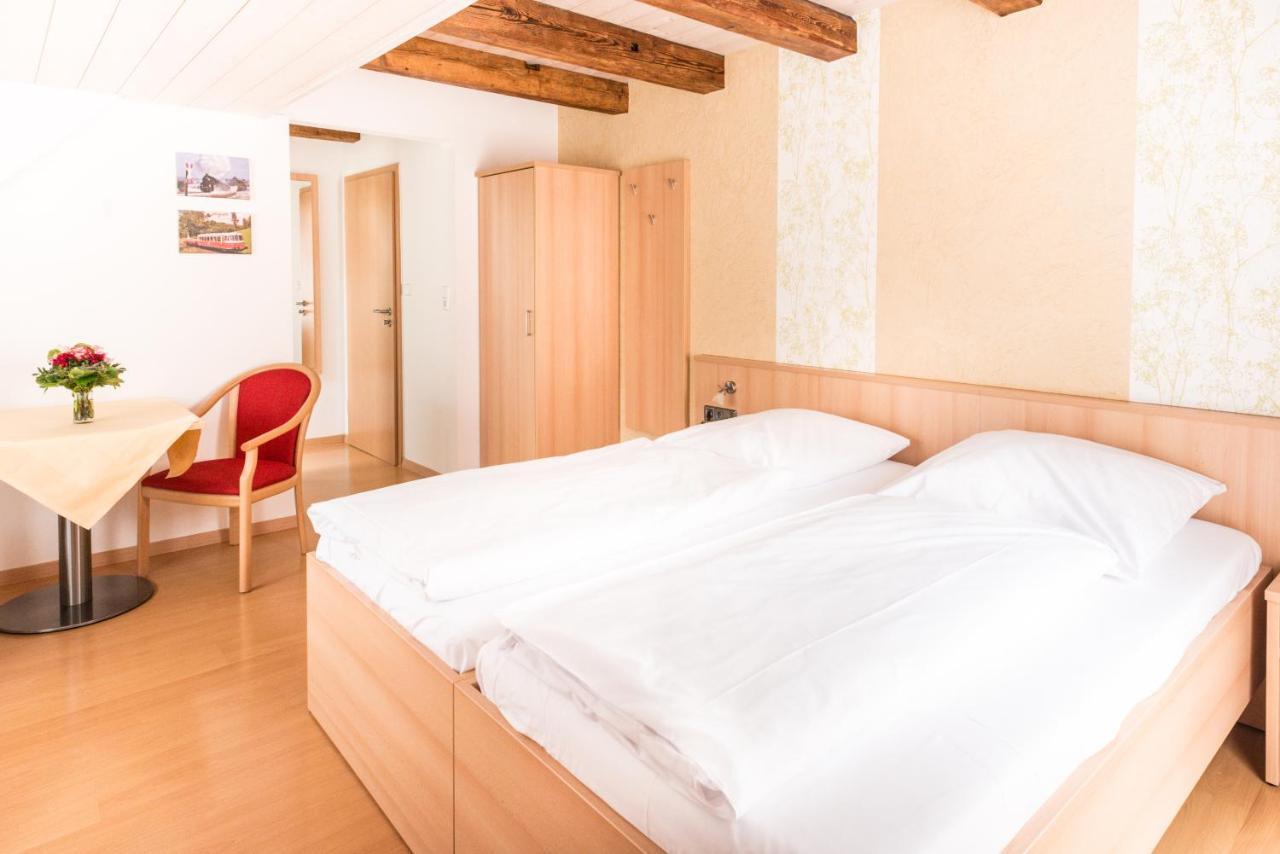 Gasthof Zum Lamm Gomadingen エクステリア 写真