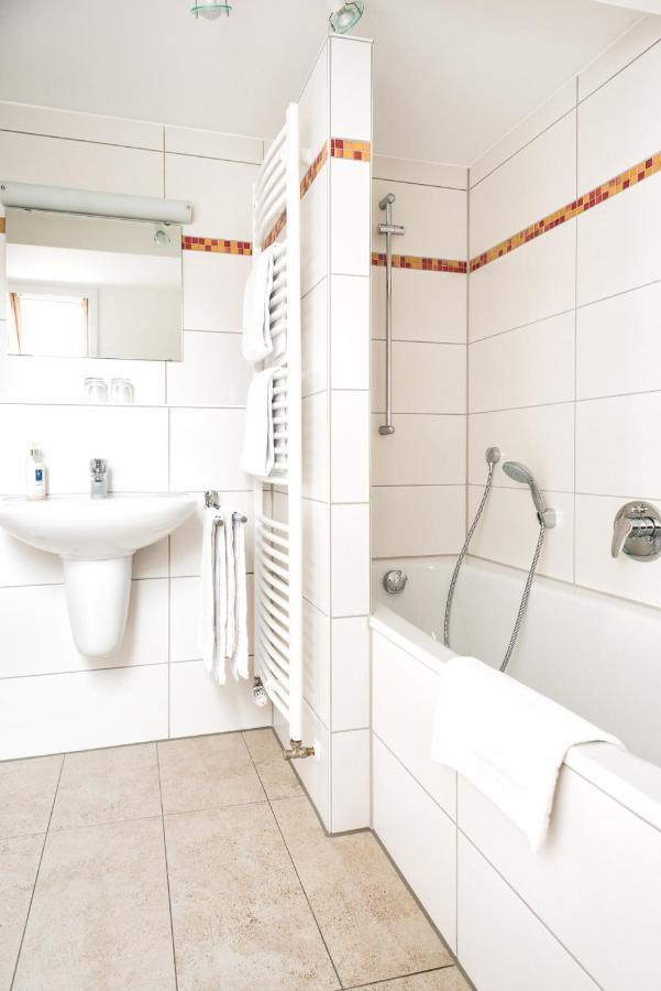 Gasthof Zum Lamm Gomadingen エクステリア 写真